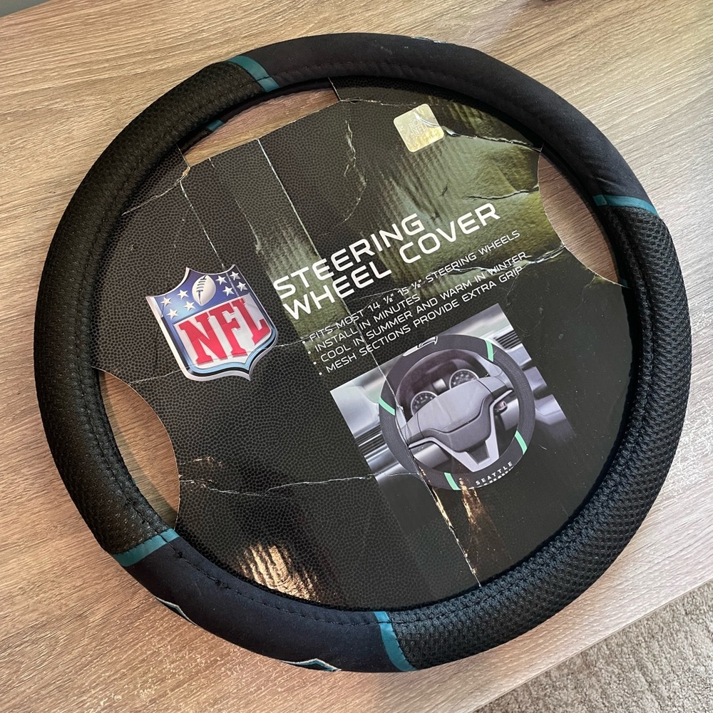 Philadelphia Eagles steering wheel cover
